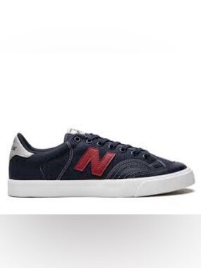 New Balance Sneaker sz 9.5 Pro Court Family Skate Navy with Red 'N' Accent EU 43